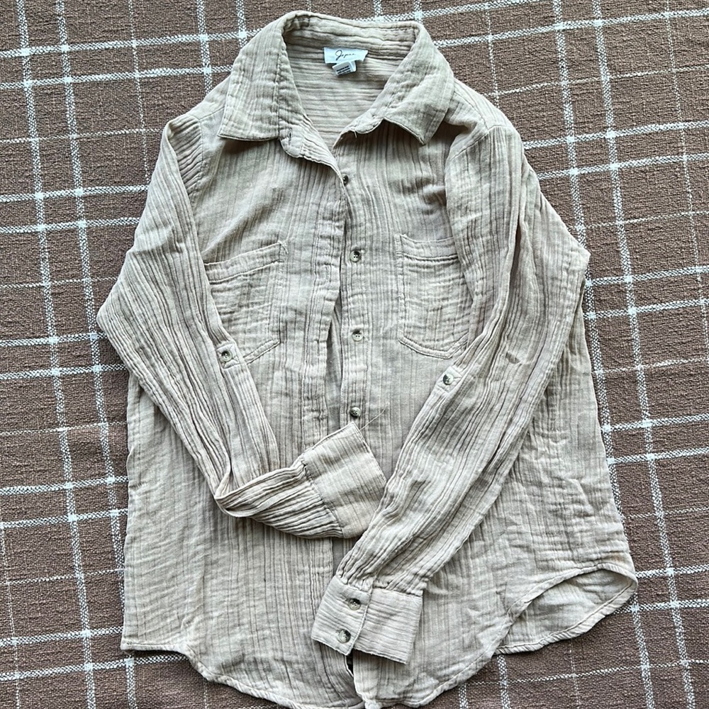 100% cotton light weight bottom down shirt